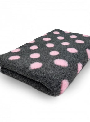 Active Non-Slip Vet Bedding Charcoal on Pink Dots - размери