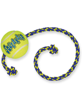Играчка KONG® Squeakair® Ball с въже Ø = 6 cm / 51 cm