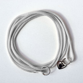 Изложбен повод - White Shoestring 4mm